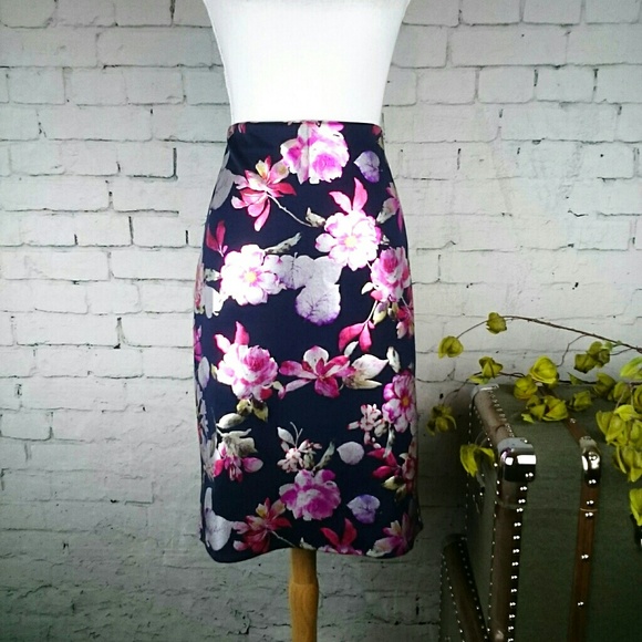 NYCC Dresses & Skirts - NWT NYCC navy pencil skirt w/ foiled floral print